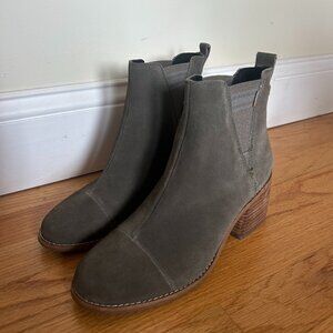 TOMS Womens Esme Suede Chelsea Boots - Tarmac Olive